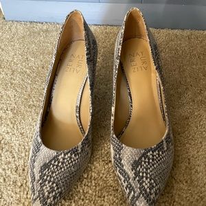 Naturalized snakeskin heels size 8.5